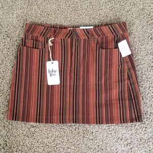 NWT-Retro 70’s Inspired Striped Mini Skirt-Pockets